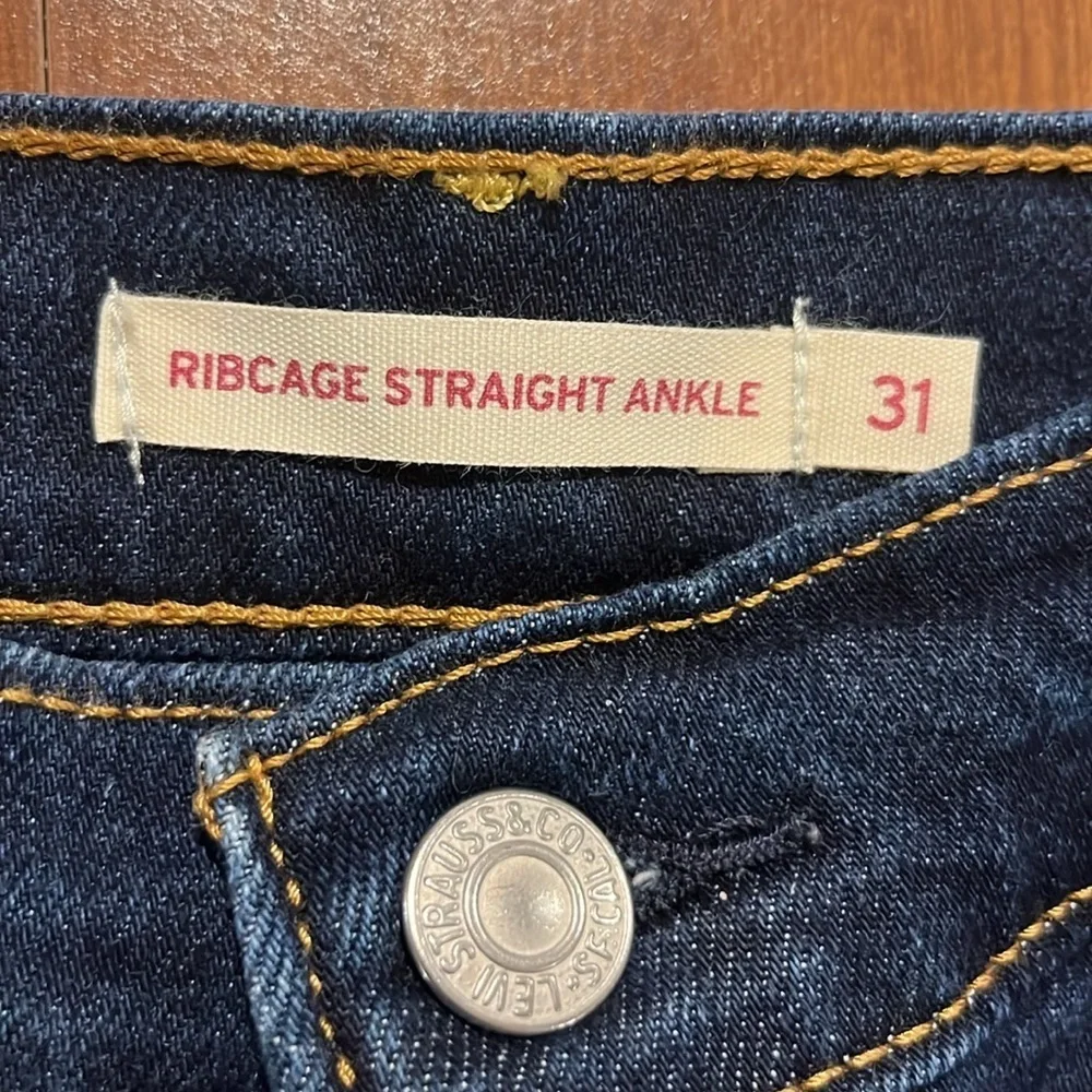 Levi’s Distressed Ribcage Straight Ankle Jeans Size 31. - Picture 5 of 9
